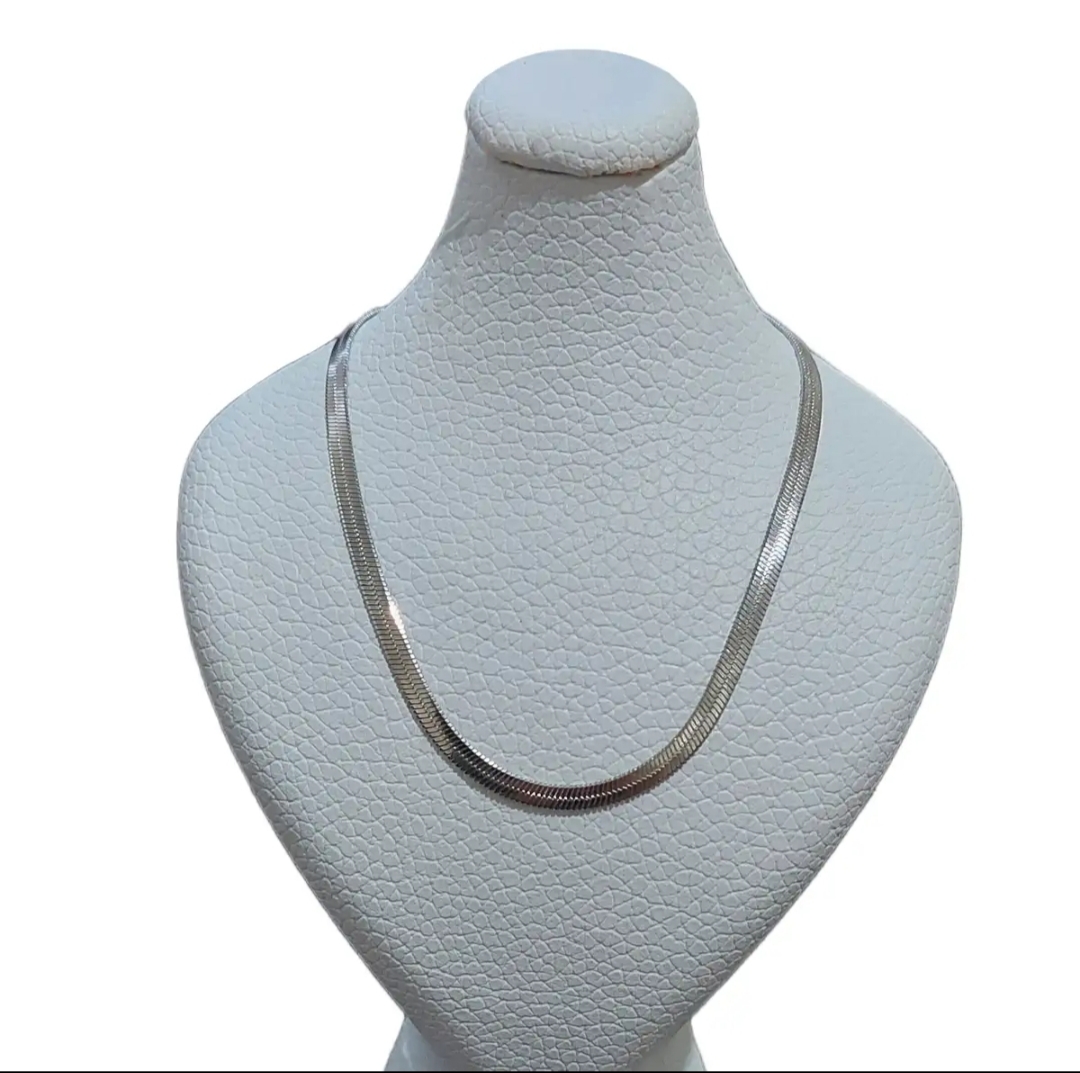 گردنبند طرح ماری